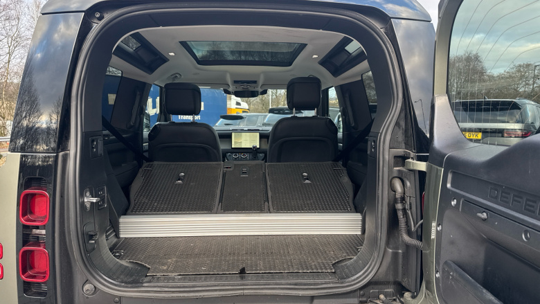 Land Rover Defender 3.0 D250 HSE 90 3dr Auto Diesel Estate